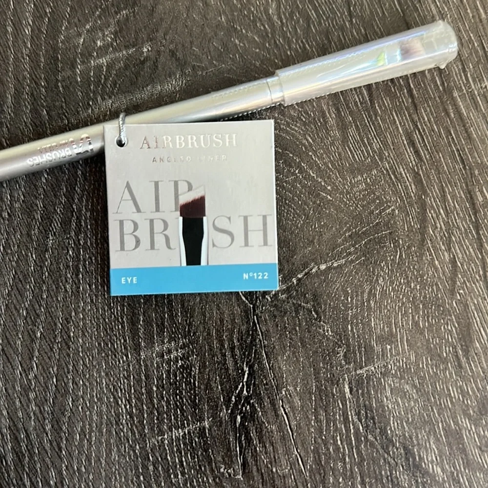 It makeup brush - Picture 2 of 5